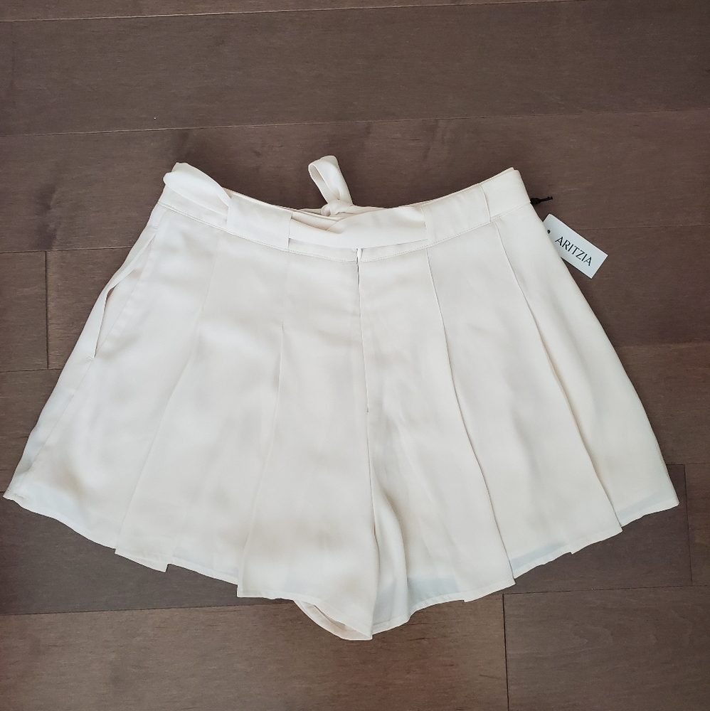 **SOLD**BNWT Aritzia Westley Short (Skort) - Picture 2 of 5